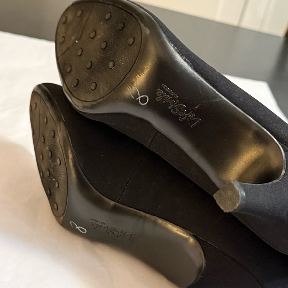 Life stride Elegant Black Women's Heels - Picture 6 of 7